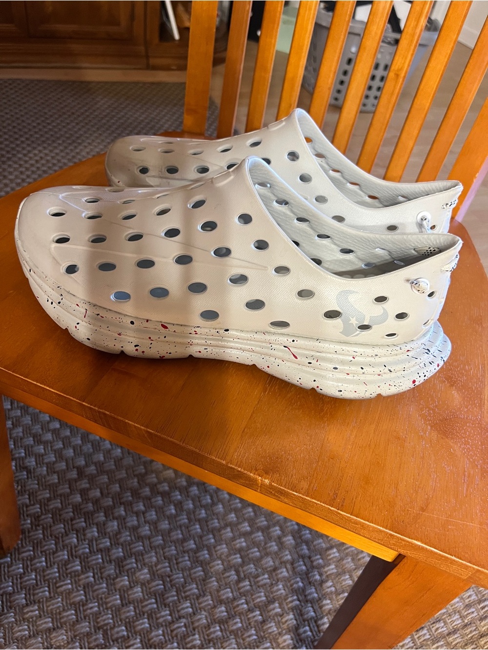 KANE branded (Texans) Athletic  Ventilated Slip-Ons. Size 12